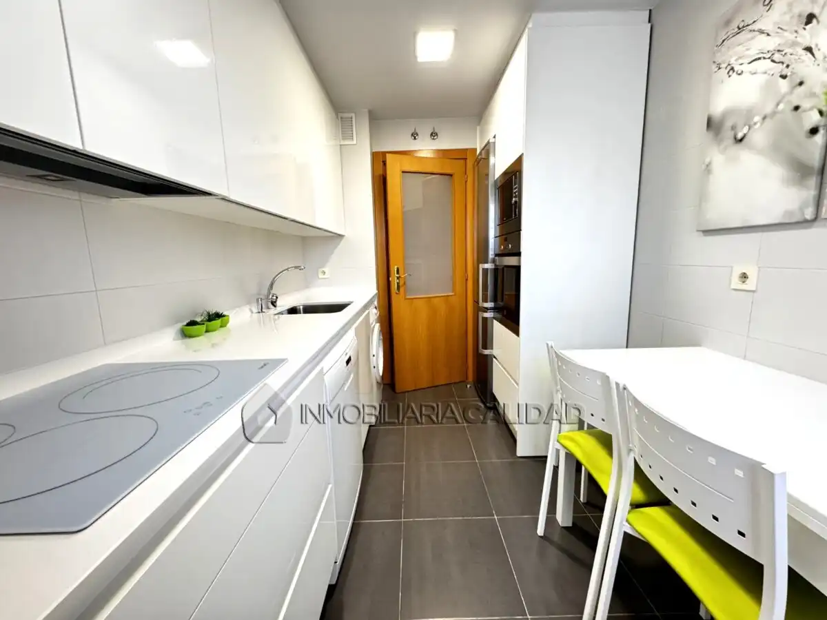 Cocina de Piso en venta en Burgos con Calefacción, Terraza y Trastero