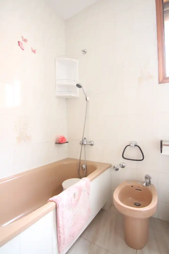Baño de Piso en venta en Olesa de Montserrat con Calefacción, Terraza y Horno