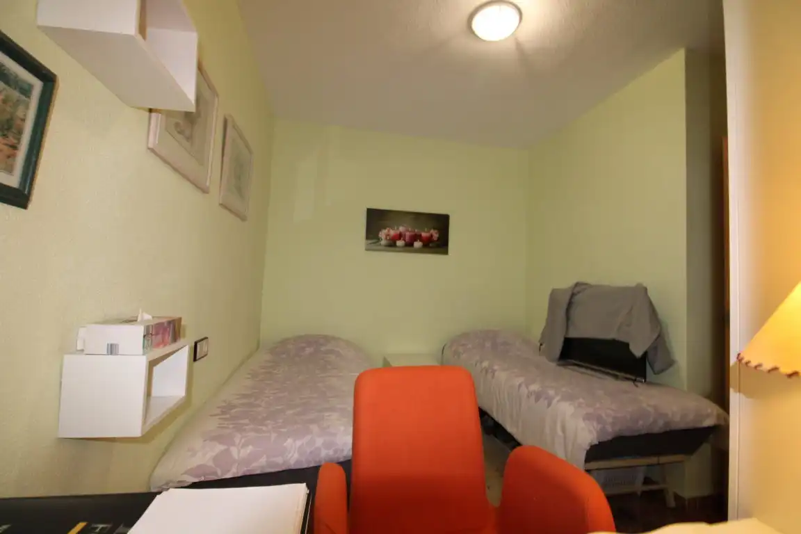 Dormitori de Apartament en venda en Orihuela amb Terrassa, Moblat i Piscina comunitària
