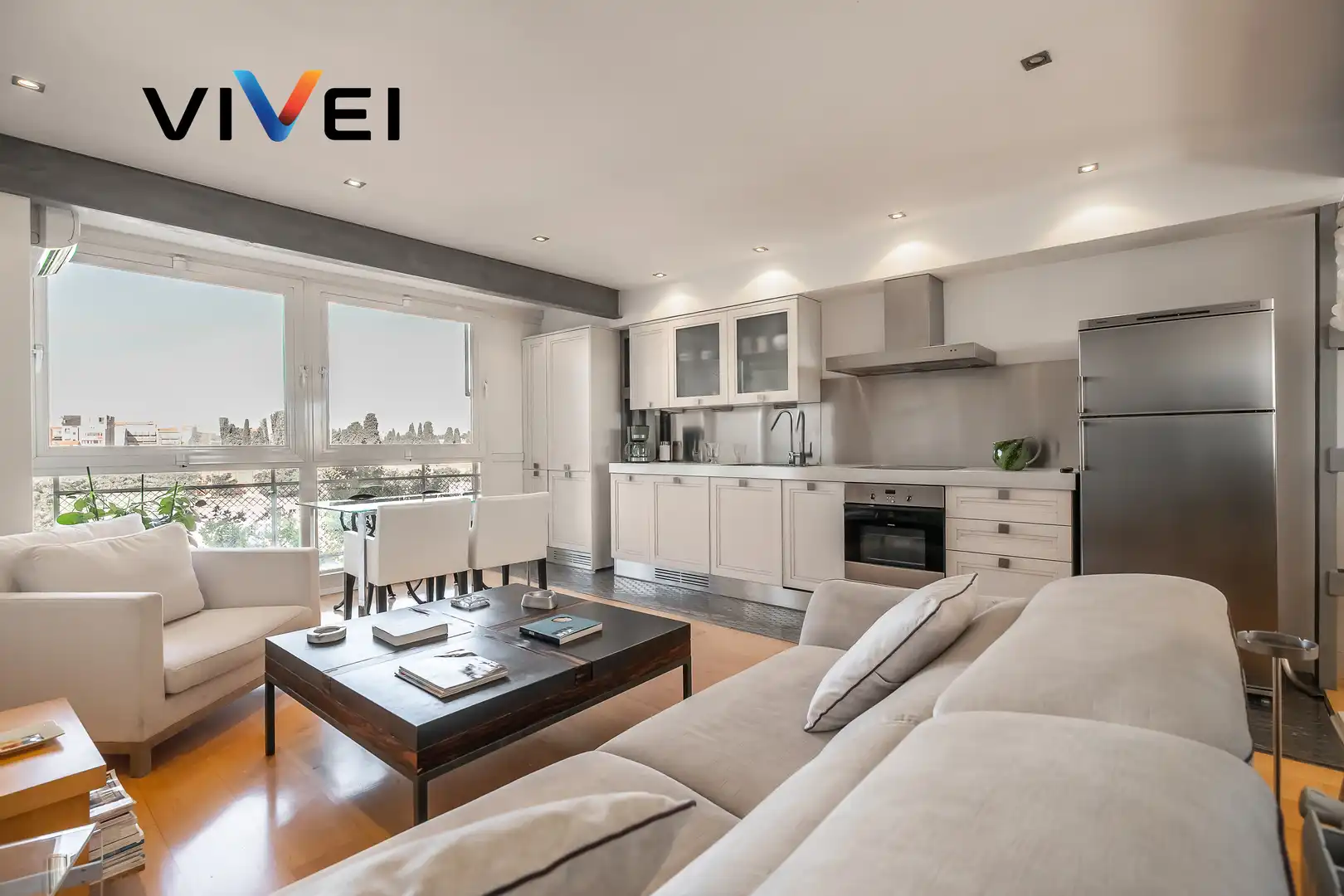 Flat with lift for sale in Calle de Antonio de Leyva