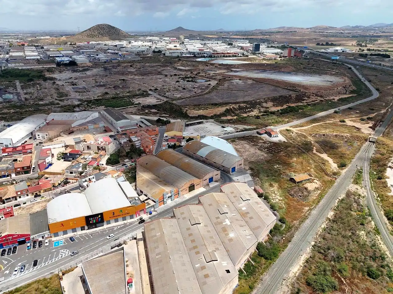 Außenansicht von Fabrikhallen zum Verkauf in Cartagena