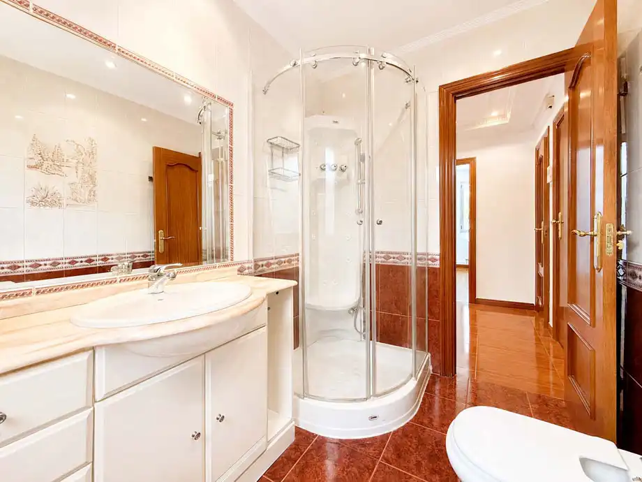 Baño de Piso en venta en Vitoria - Gasteiz con Calefacción, Parquet y Terraza