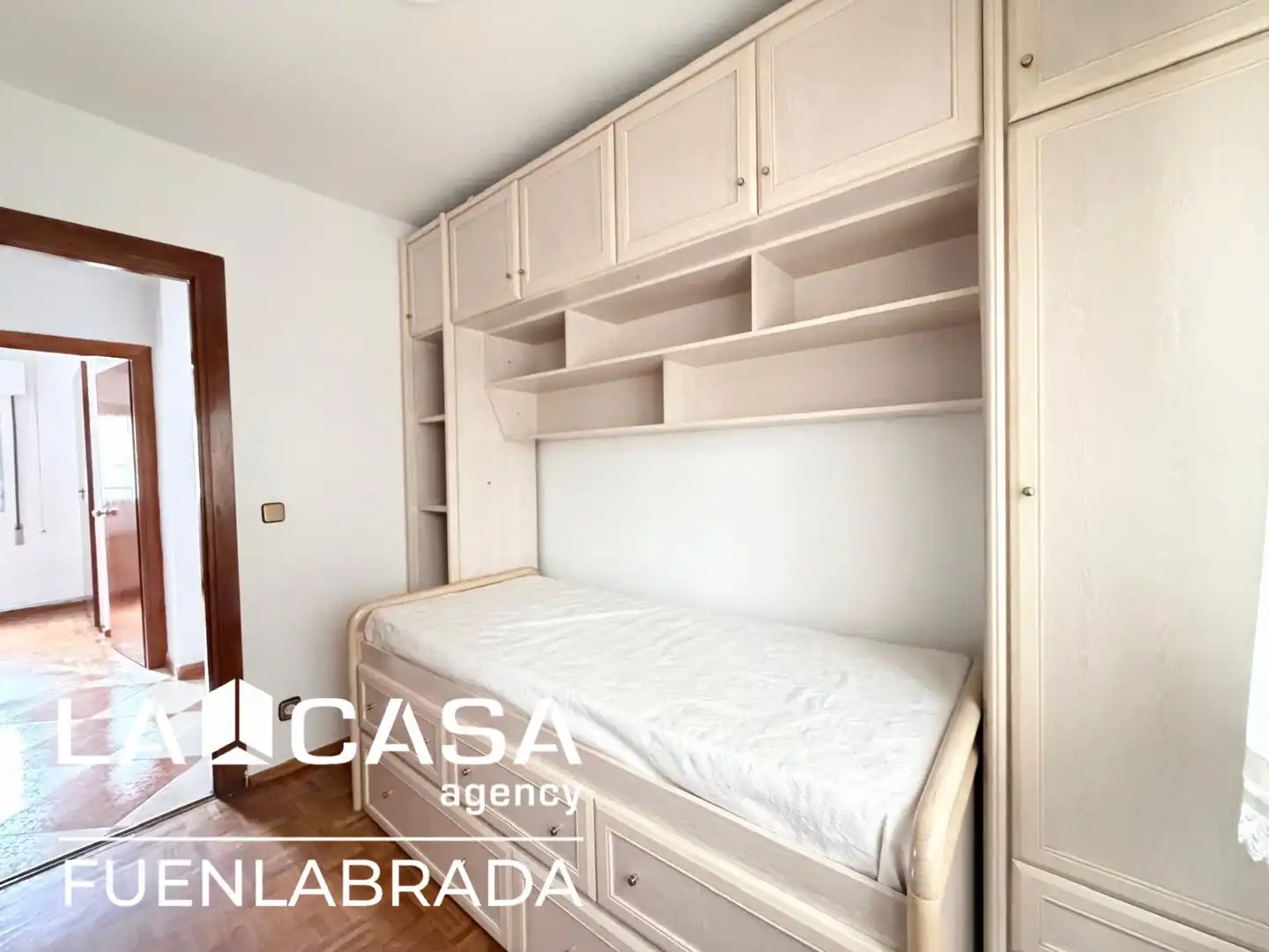 Dormitori de Pis en venda en Madrid amb Calefacció, Terrassa i Traster