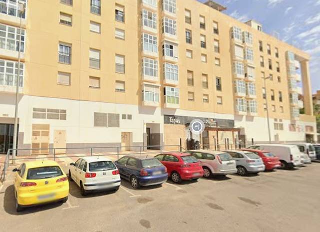 Piso en Venta en Ctra Sierra Guadarrama en El Parador de las Hortichuelas