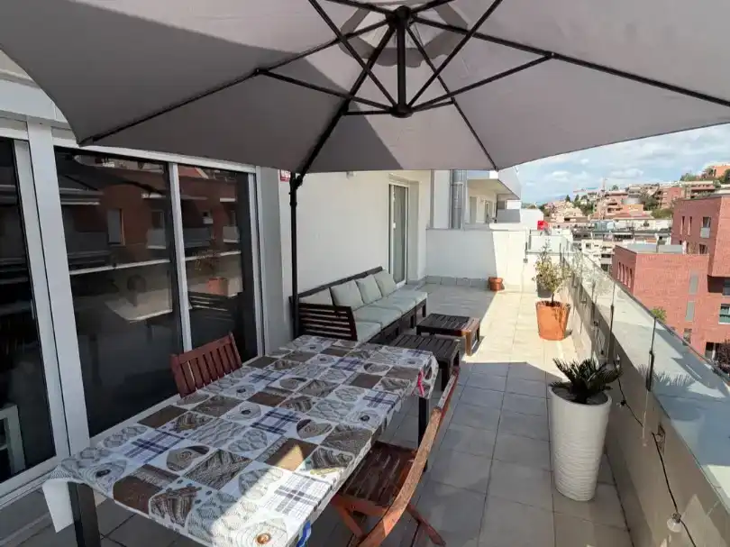 Terrassa de Pis en venda en Molins de Rei amb Aire condicionat, Terrassa i Piscina