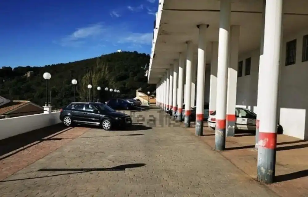 Aparcament de Dúplex en venda en Estepona amb Jardí privat, Terrassa i Piscina comunitària
