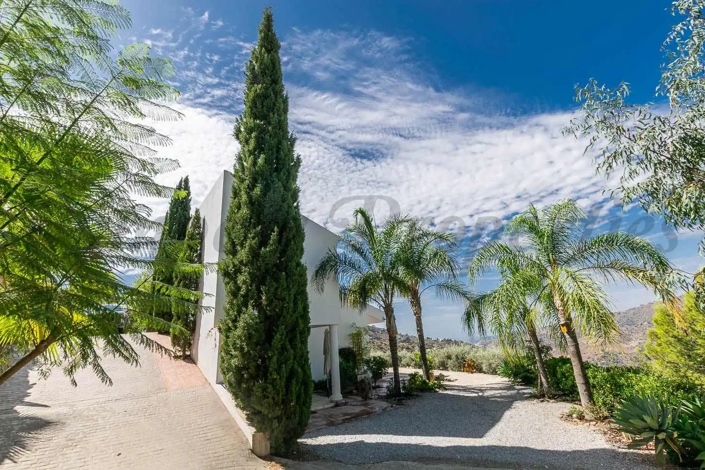 Casa amb piscina en venda a Sayalonga