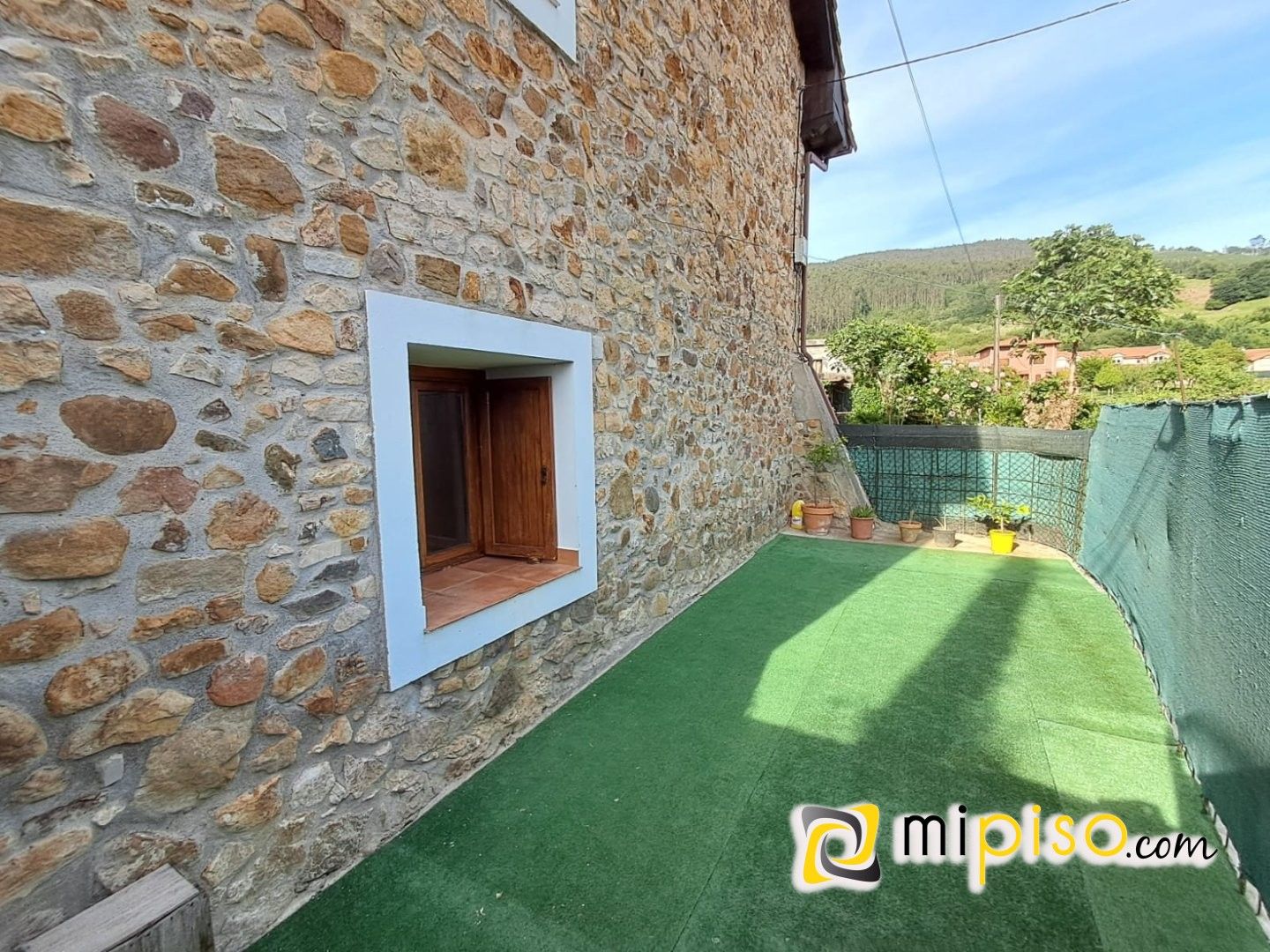Jardí de Casa o xalet en venda en Ampuero amb Calefacció, Terrassa i Moblat