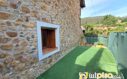 Jardí de Casa o xalet en venda en Ampuero amb Calefacció, Terrassa i Moblat