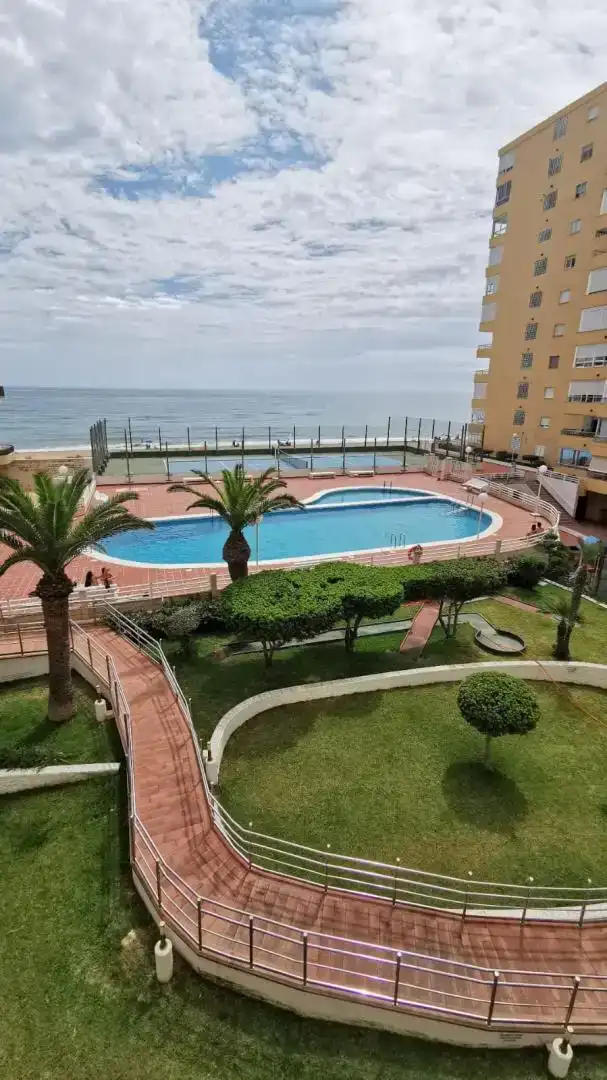 Piscina de Pis en venda en Tavernes de la Valldigna amb Jardí privat, Piscina i Moblat