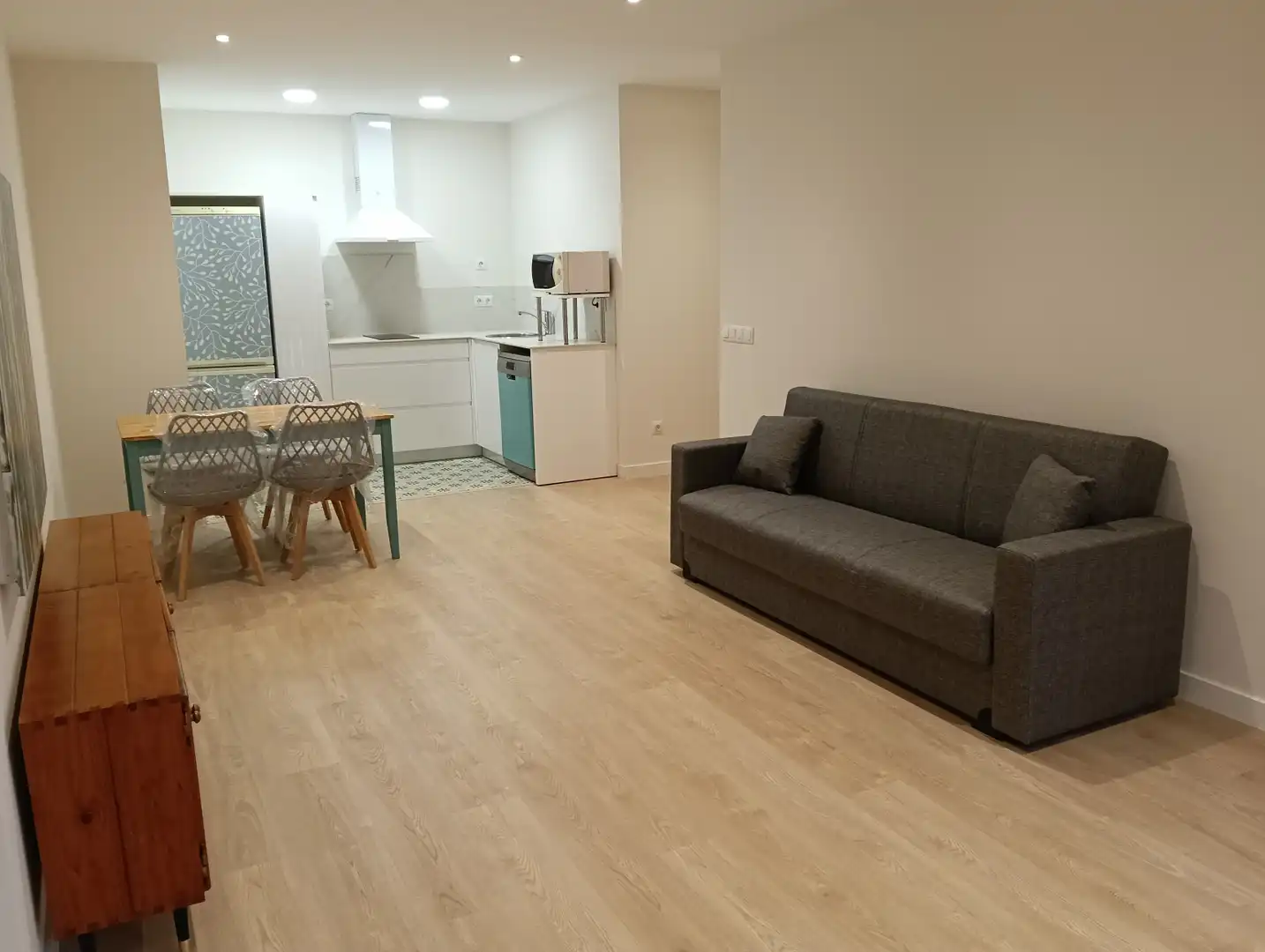 Sala d'estar de Pis en venda en Cartes amb Parquet i Moblat