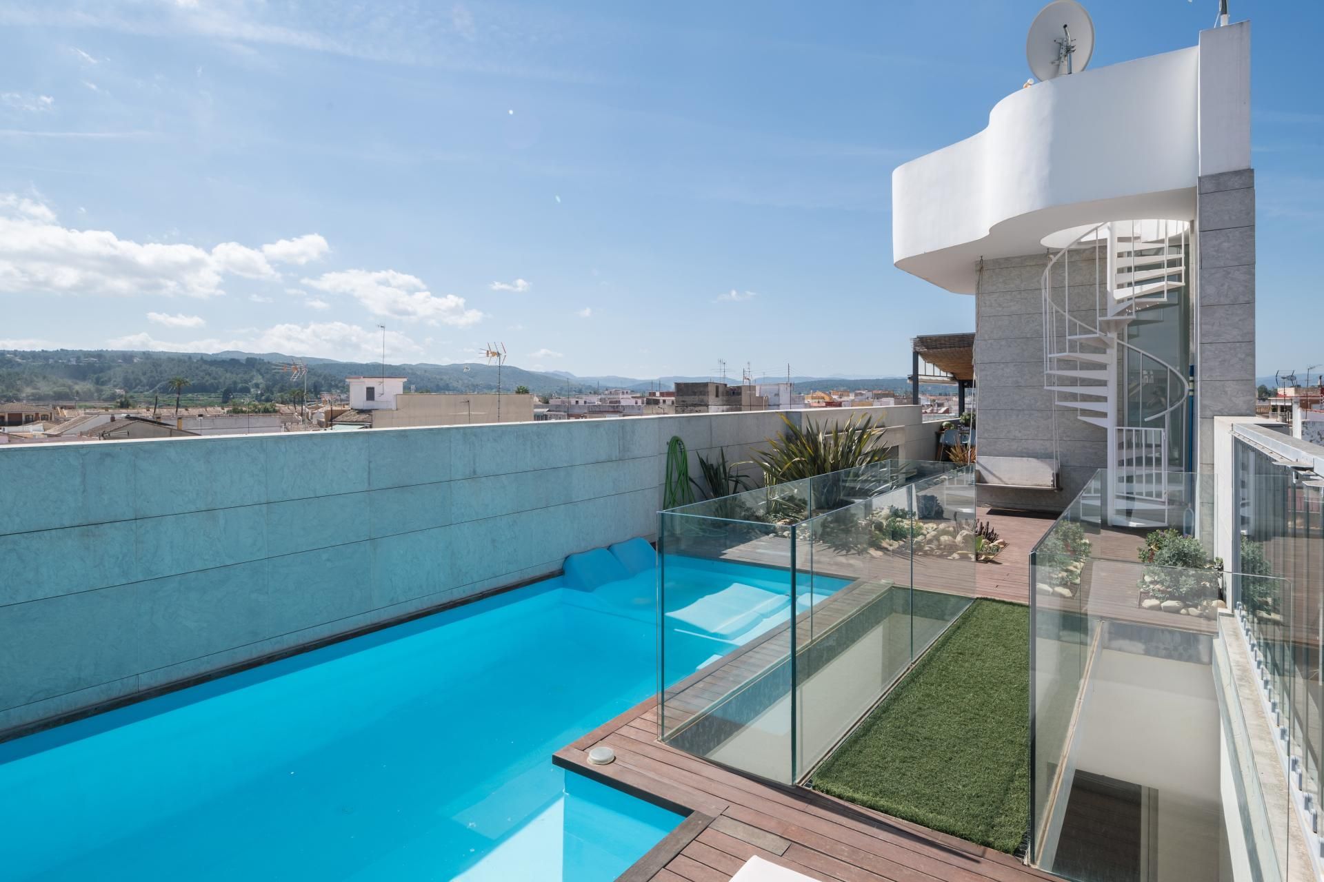 Piscina de Casa adosada en venda en Carcaixent amb Aire condicionat, Terrassa i Piscina