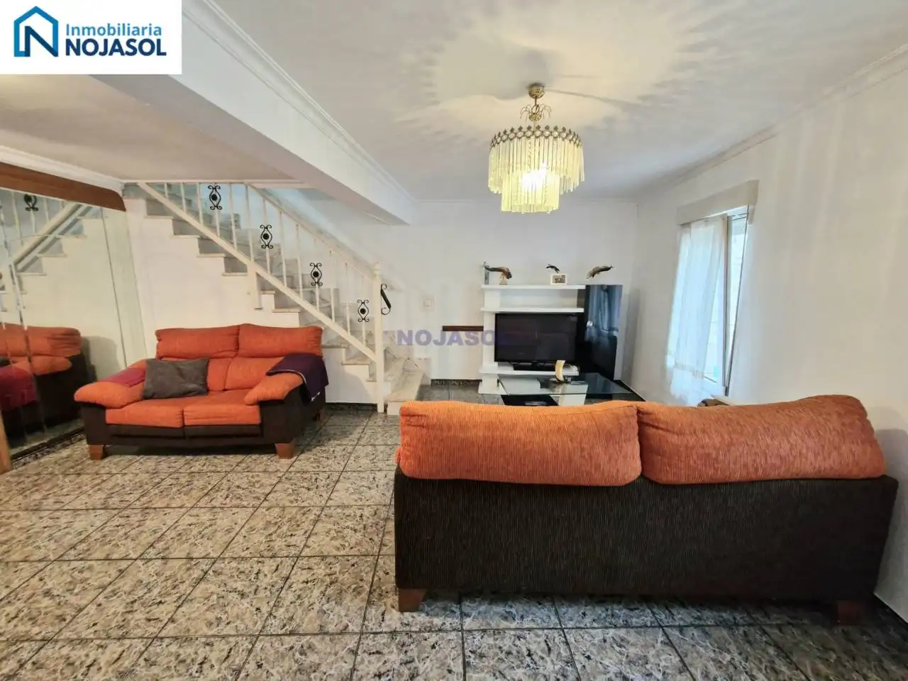 Sala de estar de Casa adosada en venta en Noja con Calefacción, Jardín privado y Amueblado