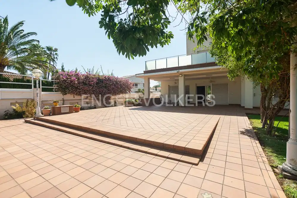 Terrassa de Casa o xalet en venda en Benicasim / Benicàssim amb Calefacció, Jardí privat i Terrassa
