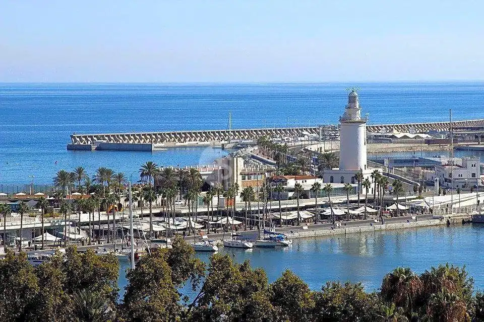 Außenansicht von Haus oder Chalet zum Verkauf in Málaga mit Klimaanlage, Privatgarten und Terrasse