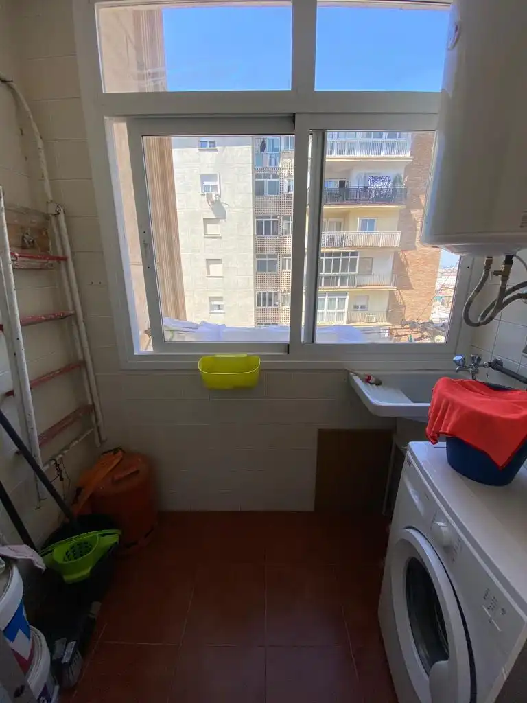Terrassa de Pis per a compartir en Málaga amb Aire condicionat, Moblat i Alarma