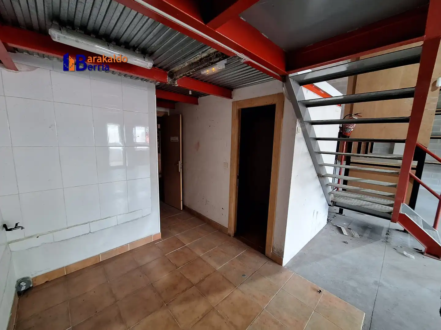 Nave industrial en venta en Santurtzi  con Alarma
