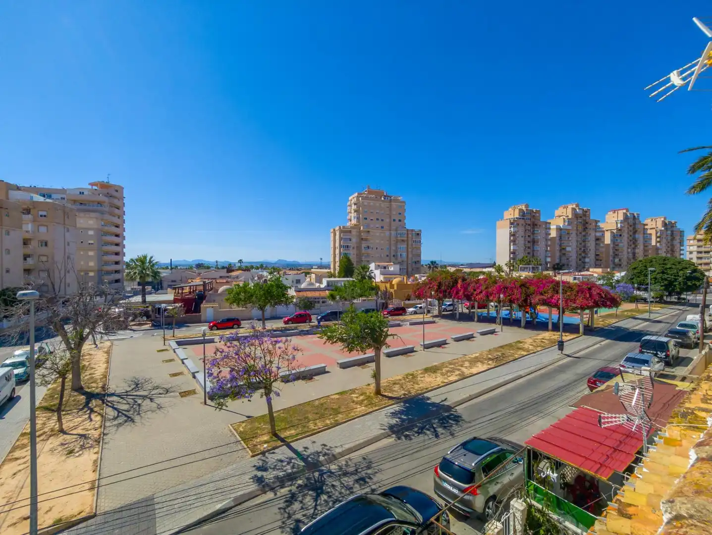 Vista exterior de Casa o chalet en venta en Torrevieja con Aire acondicionado, Jardín privado y Amueblado