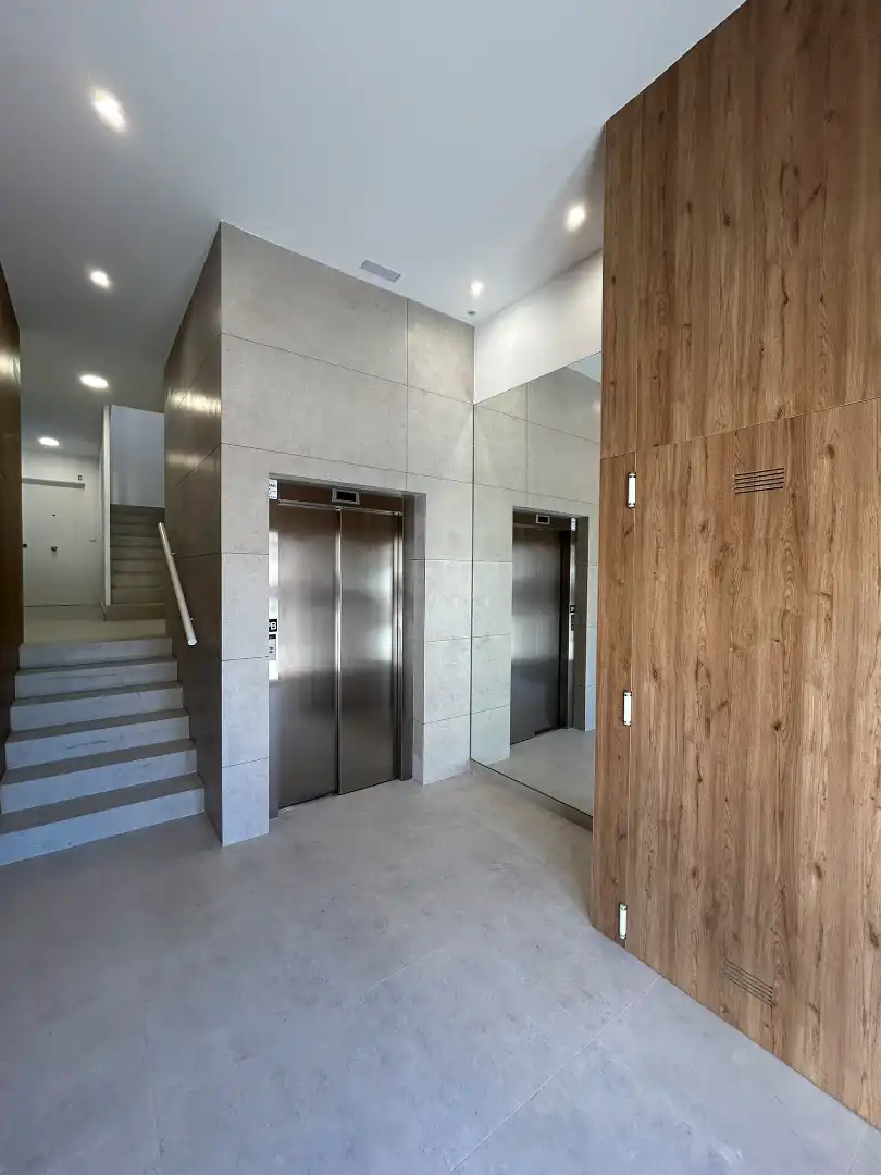 Flat for rent in Calle Lopéz de Neira, Campus de la Salud