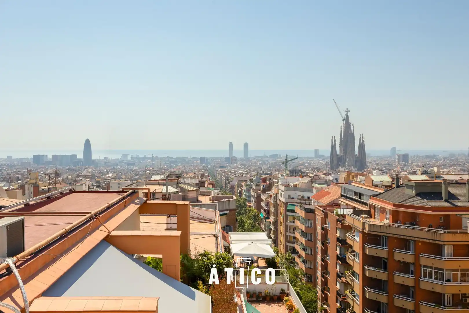 Vista exterior de Ático en venta en Barcelona con Terraza