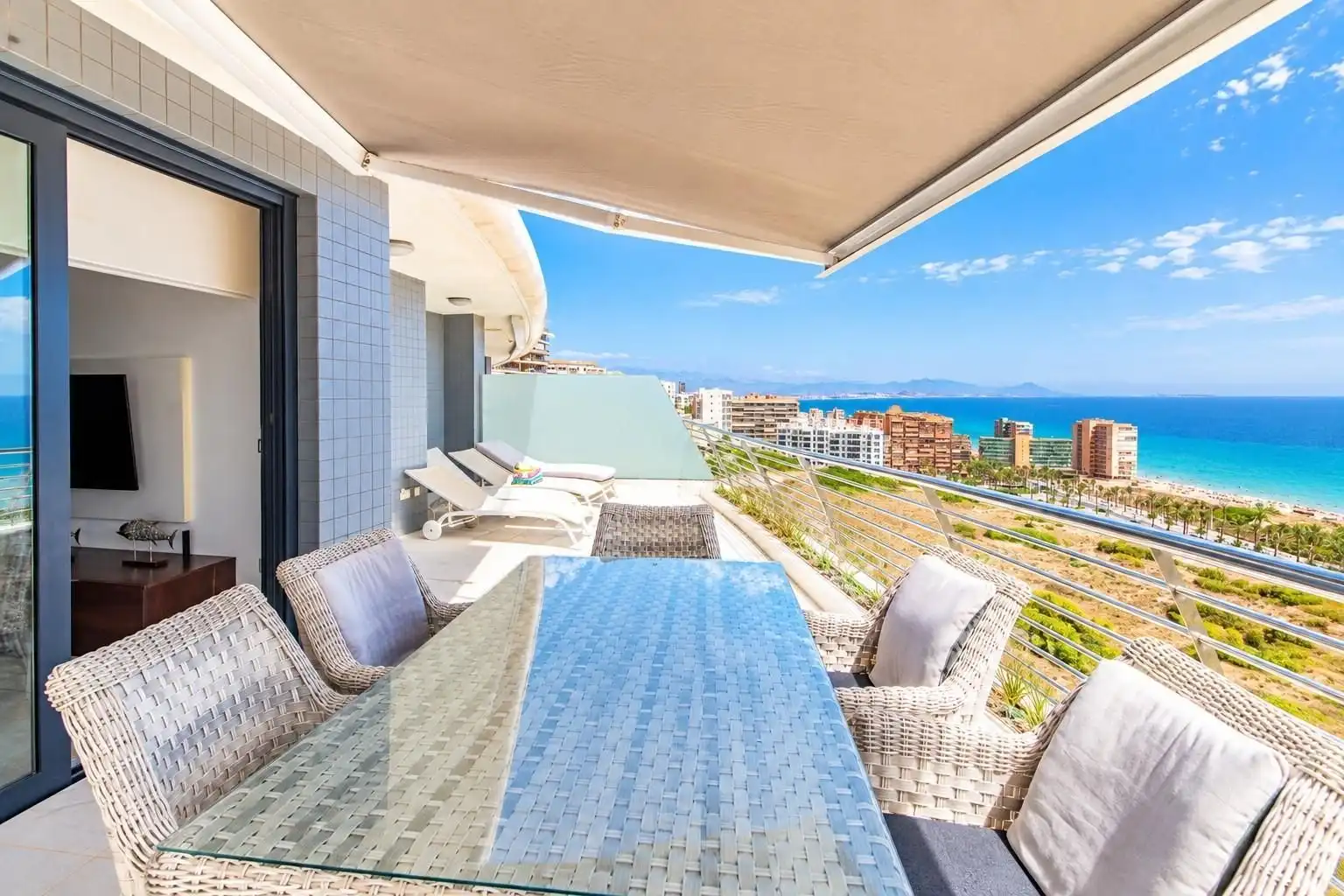 Appartement compact avec piscine à vendre à Los Arenales del Sol