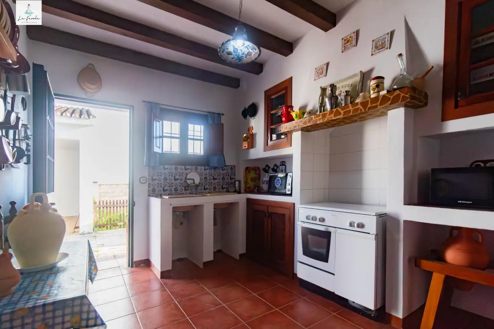 Cuina de Casa adosada en venda en Archidona amb Jardí privat i Moblat
