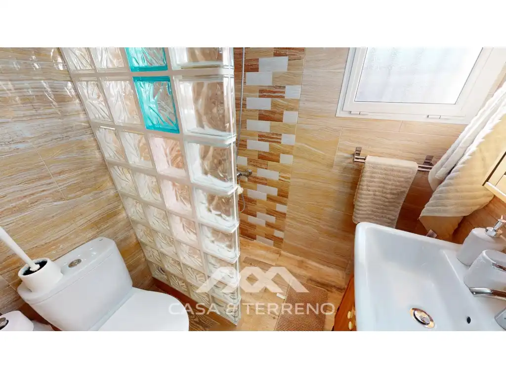 Bany de Casa o xalet en venda en Vélez-Málaga amb Piscina, Moblat i TV