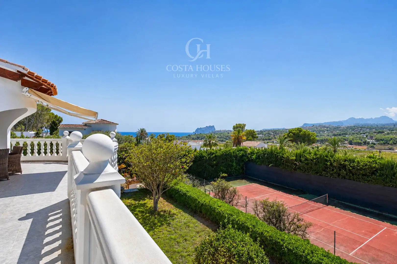 Vista exterior de Casa o xalet en venda en Moraira amb Aire condicionat, Calefacció i Jardí privat