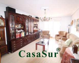 Living room of Flat for sale in Valladolid Capital  with Heating, Parquet flooring and Terrace