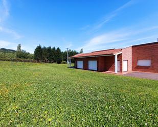 Vista exterior de Casa o xalet en venda en Urduliz amb Terrassa