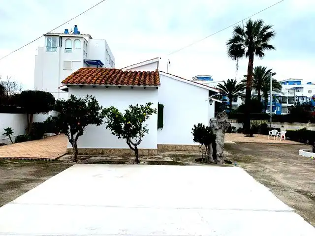 Vista exterior de Casa o chalet en venta en Dénia con Aire acondicionado, Calefacción y Jardín privado