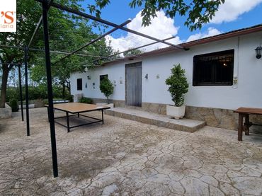 Chalet con jardín en venta en Cabezarrubias del Puerto