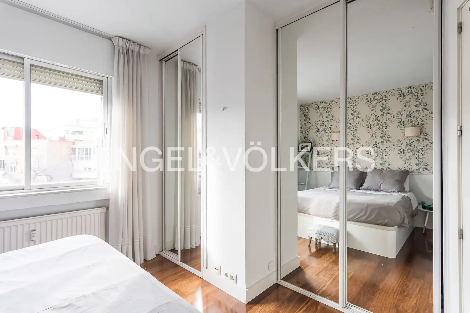 Bedroom of Flat for sale in Madrid  with Air Conditioner, Heating and Parquet flooring