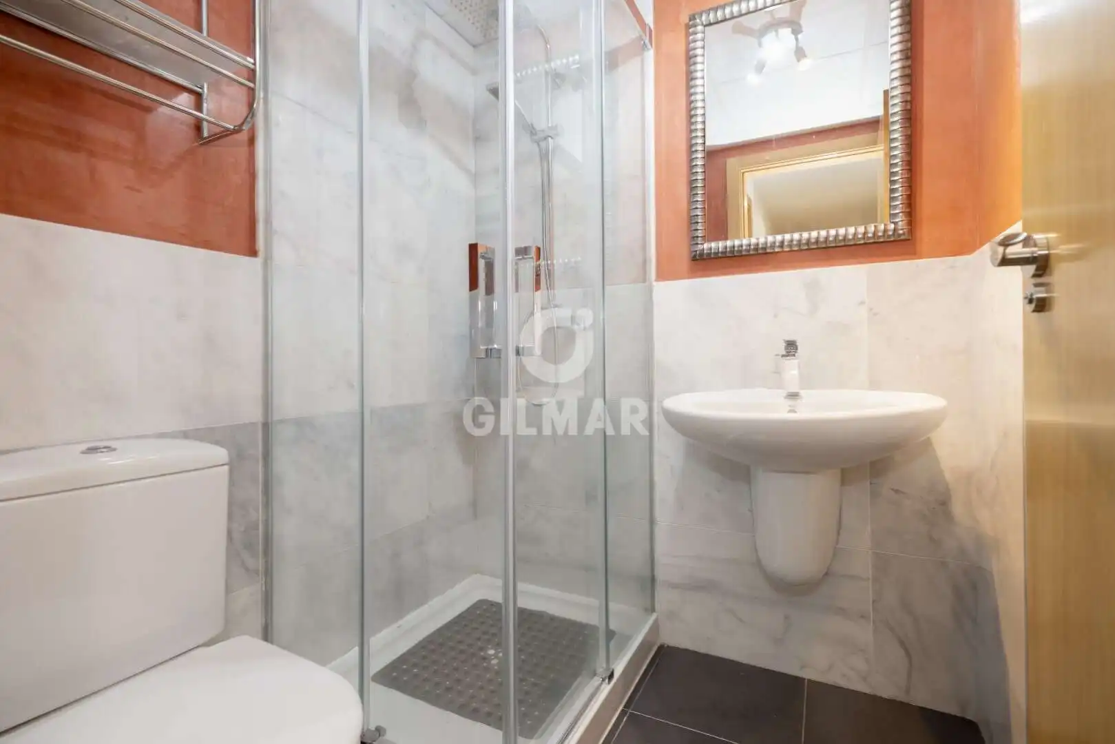 Baño de Piso en venta en Chipiona con Calefacción, Jardín privado y Trastero