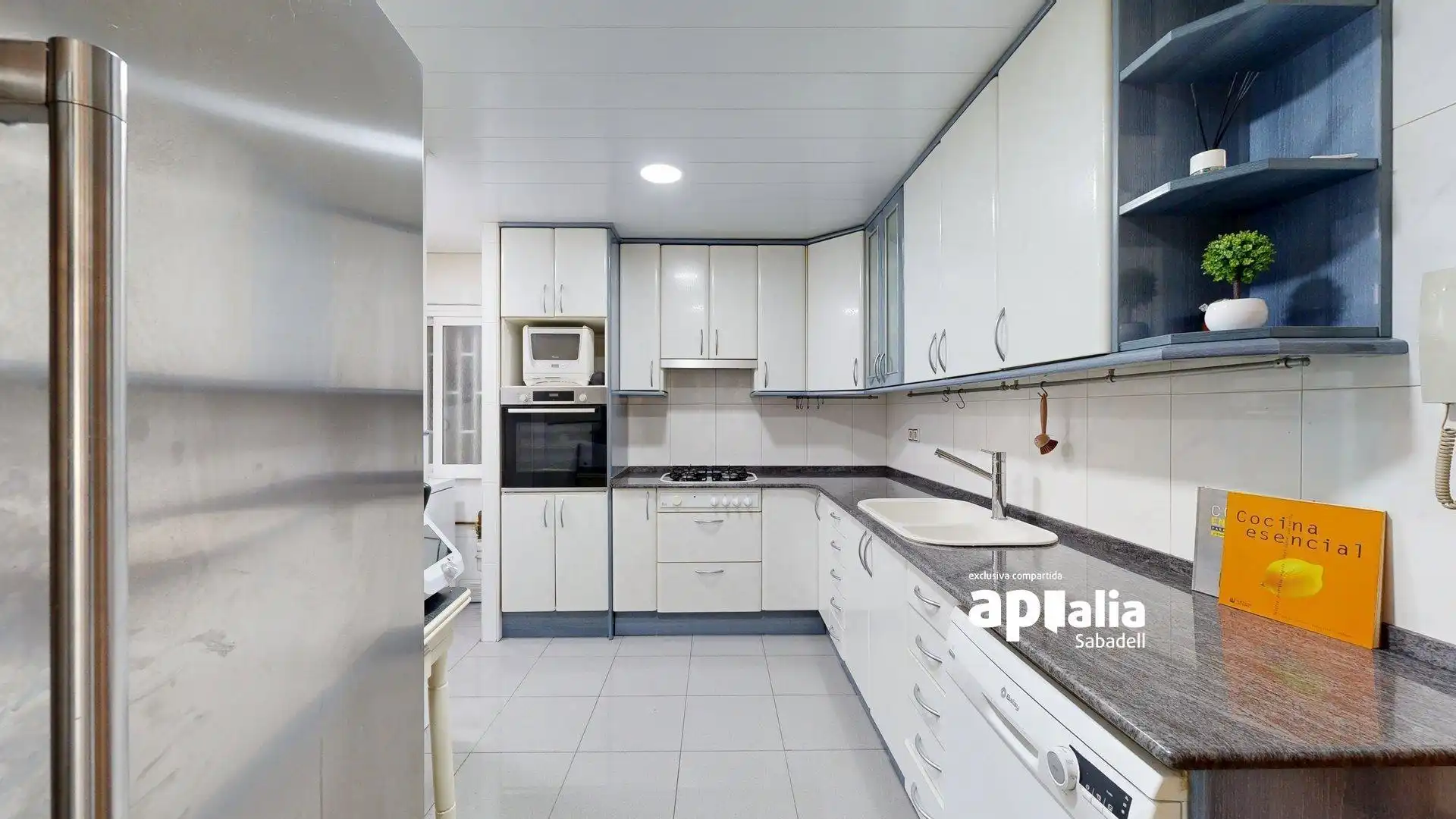 Küche von Wohnung zum Verkauf in Barberà del Vallès mit Klimaanlage, Heizung und Balkon