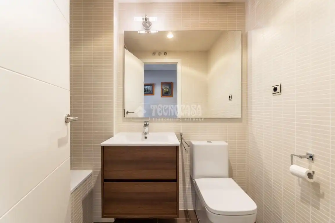 Bathroom of Flat for sale in Torrelodones  with Air Conditioner, Heating and Terrace