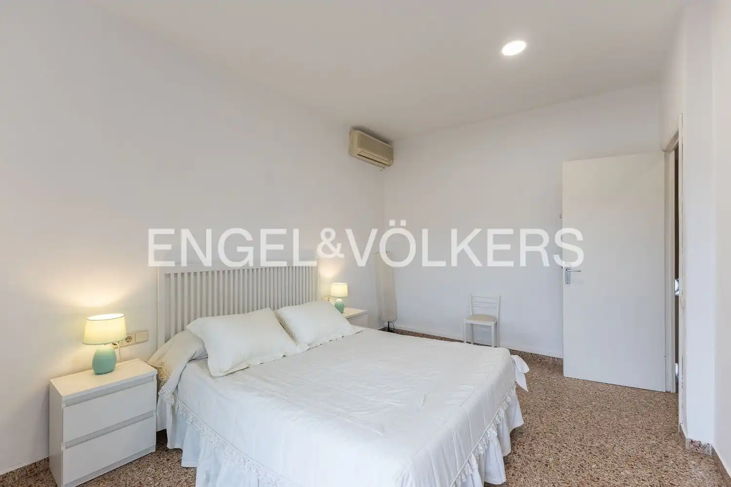 Habitación de Casa o chalet en venta en Paterna con Calefacción, Jardín privado y Terraza