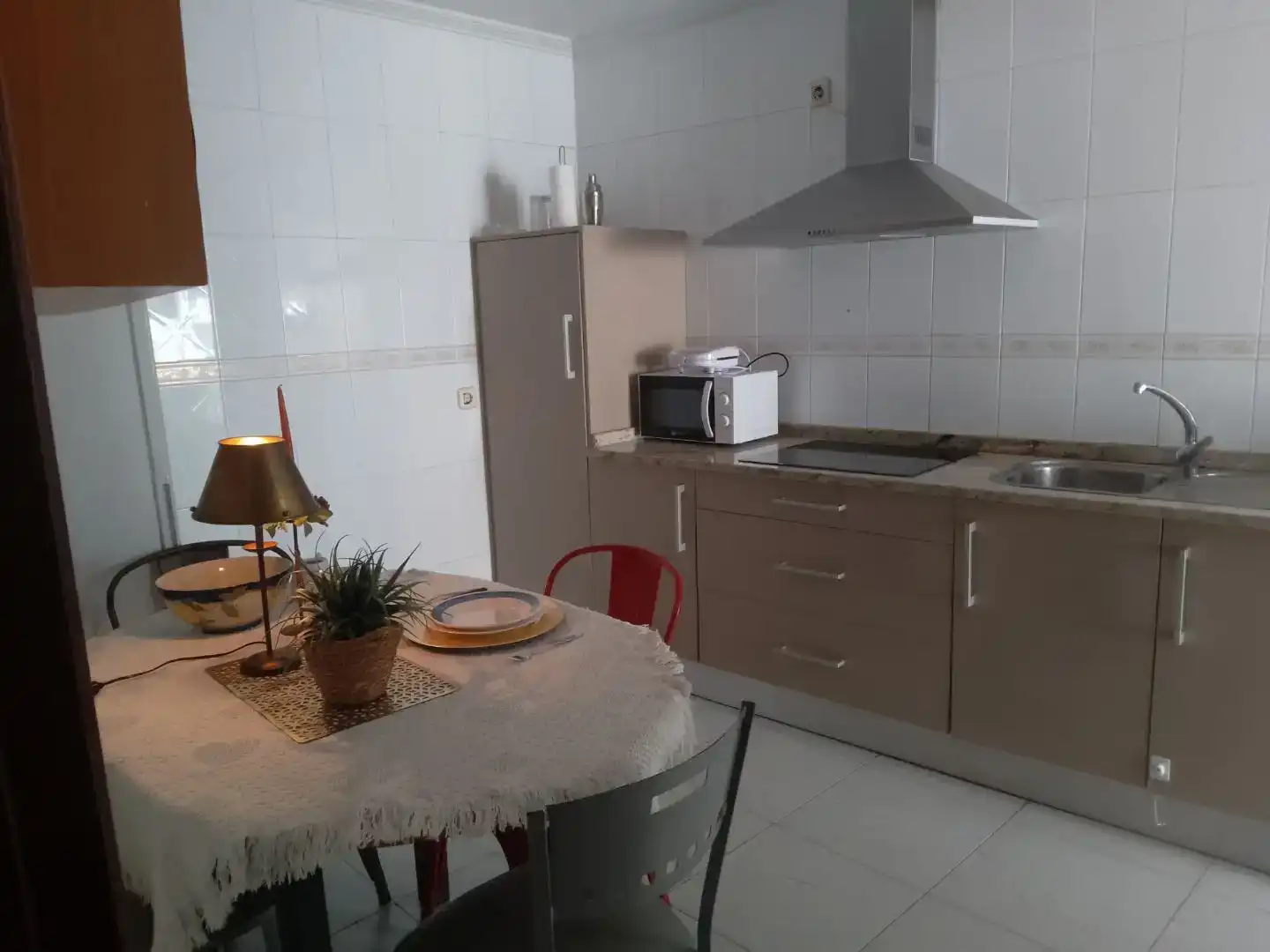 Cuina de Pis per a compartir en Talavera de la Reina amb Parquet, Moblat i Balcó
