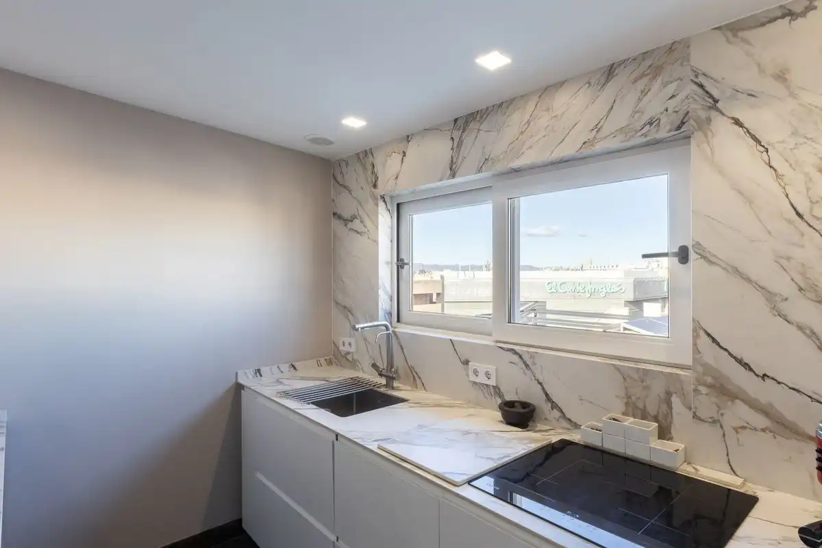 Cocina de Ático de alquiler en Valencia con Aire acondicionado, Calefacción y Terraza