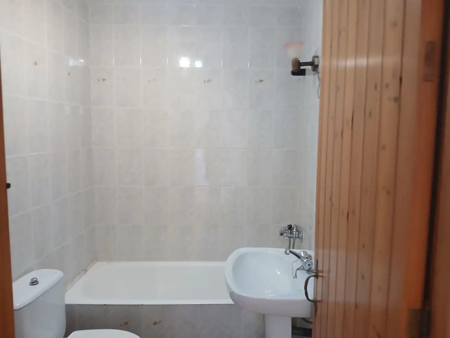 Bathroom of Apartments for sale in Es Mercadal  with Terrace