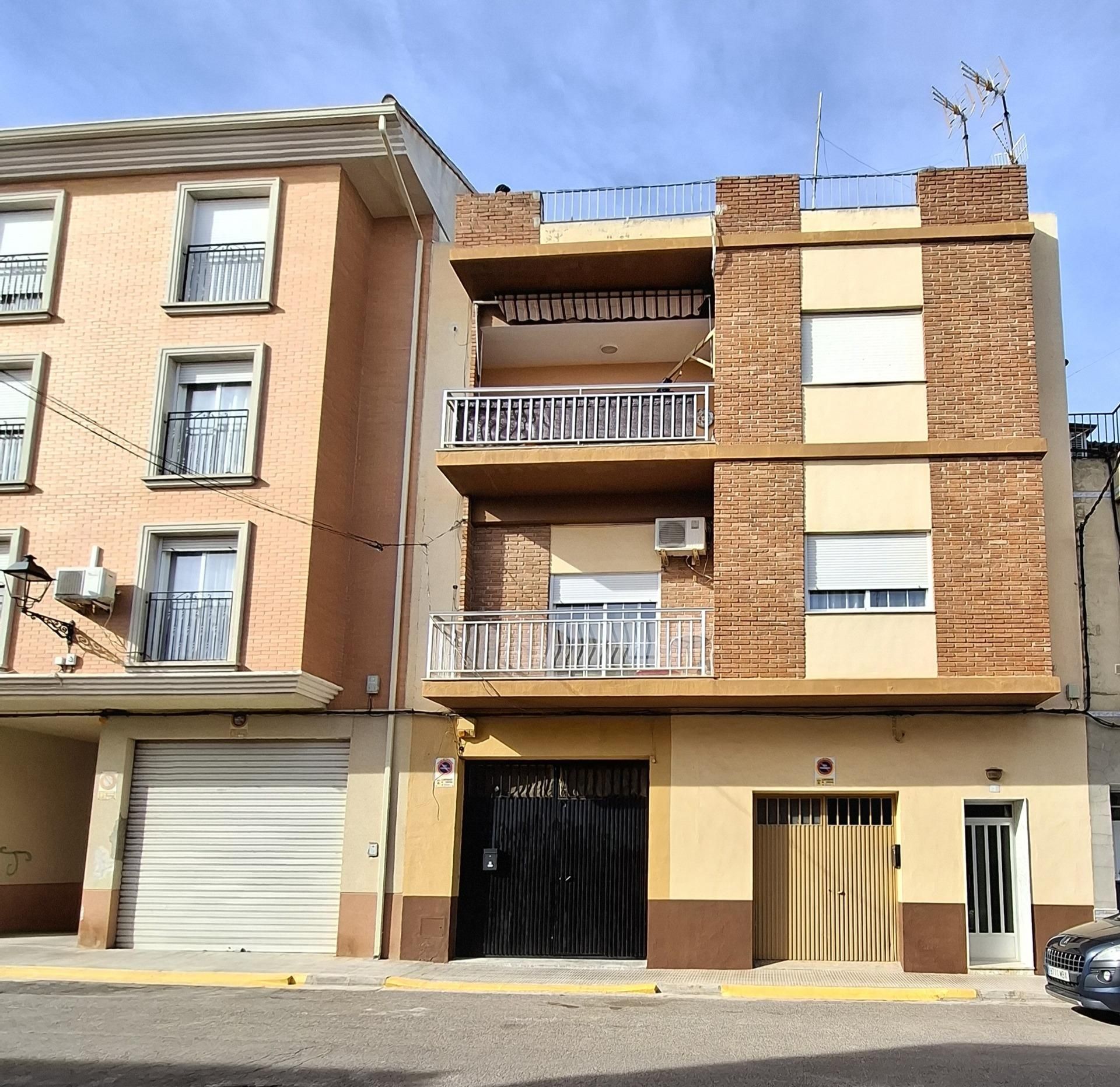 Exterior view of Flat for sale in Catadau  with Air Conditioner, Terrace and Storage room