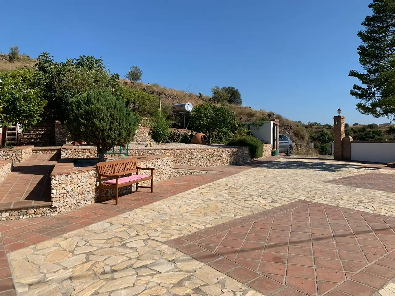 Vista exterior de Casa o chalet en venta en Torrox con Jardín privado, Terraza y Piscina