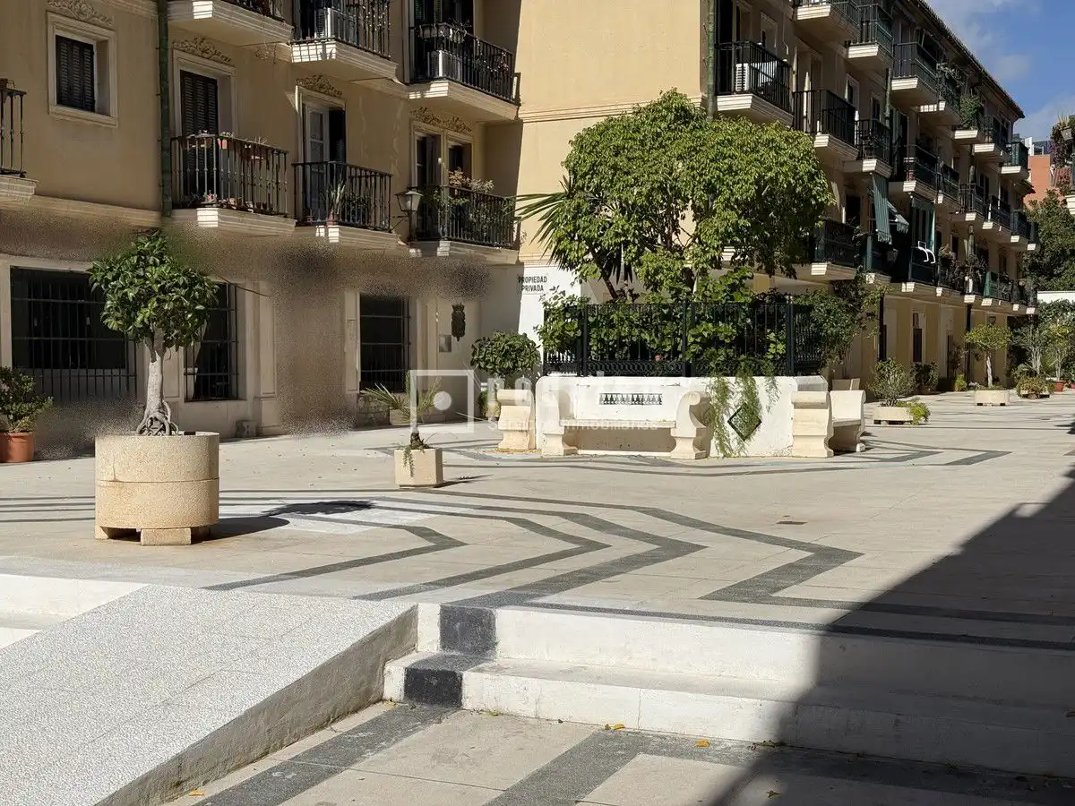 Vista exterior de Pis en venda en Málaga amb Aire condicionat, Calefacció i Jardí privat