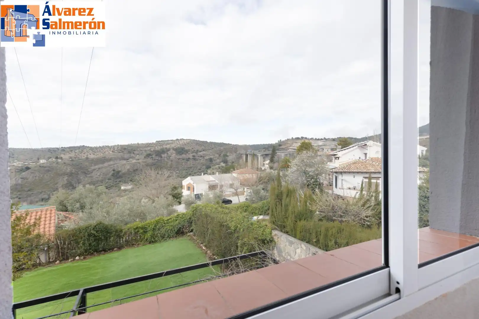 Jardí de Casa o xalet en venda en Huétor de Santillán amb Calefacció i Piscina