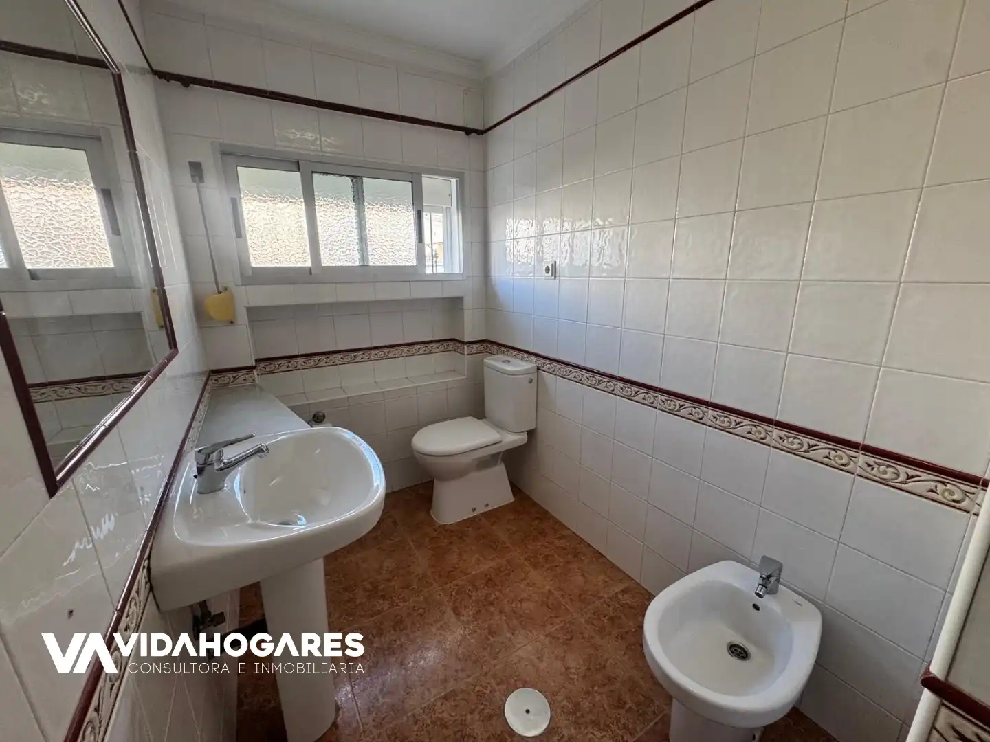 Bathroom of Flat for sale in Rota