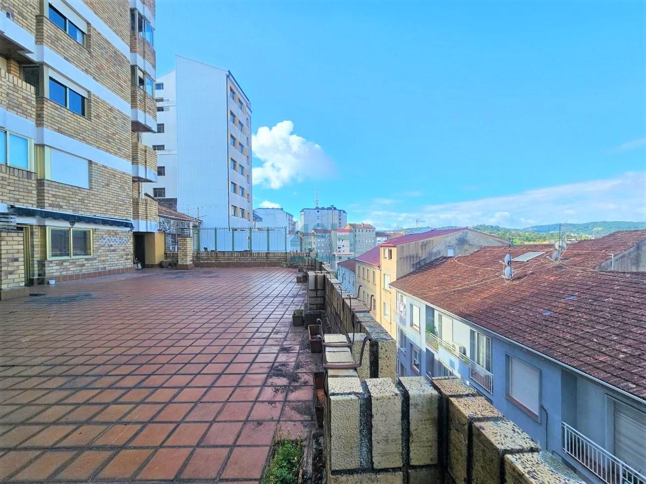 Exterior view of Flat for sale in Ourense Capital   with Heating, Parquet flooring and Terrace