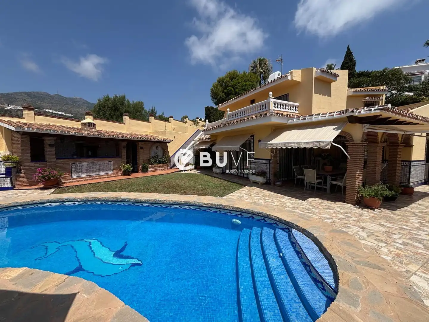 Chalet con piscina en venta en De Malaga