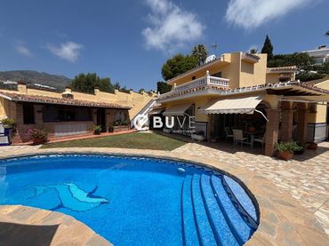 Villa mit Pool zum Verkauf in De Malaga