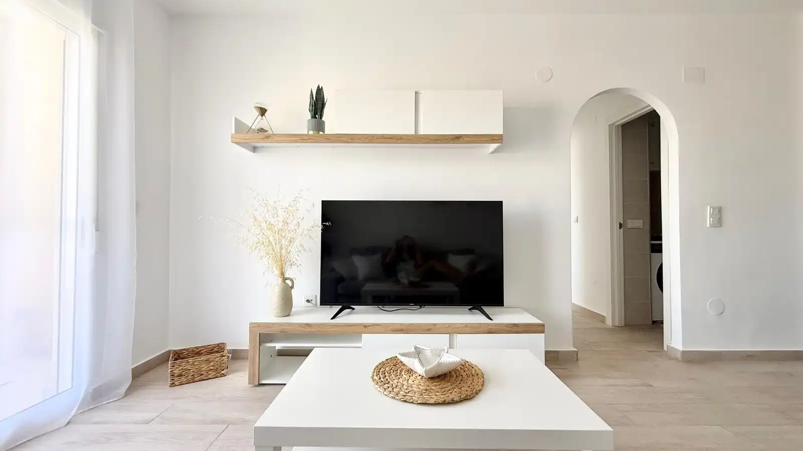 Sala de estar de Apartamento de alquiler en Torrevieja con Aire acondicionado, Calefacción y Terraza