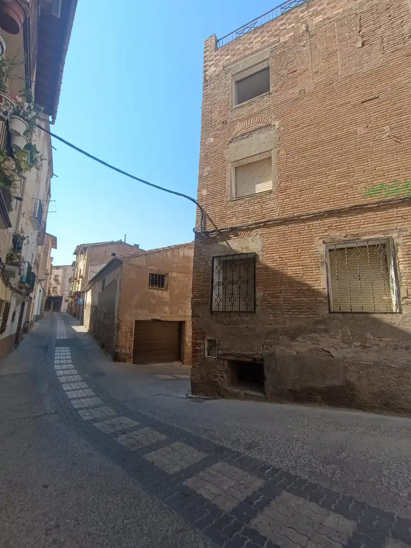 Casa rústica en venda a Monzón, imagen 2